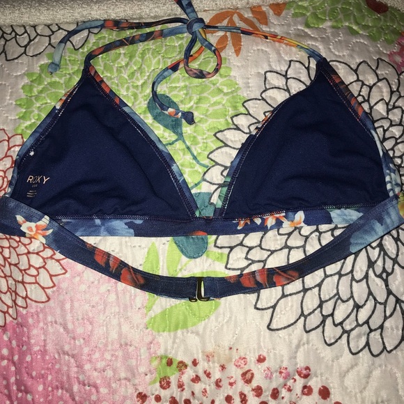 30% OFF BUNDLES Roxy women’s bikini set - Picture 2 of 4